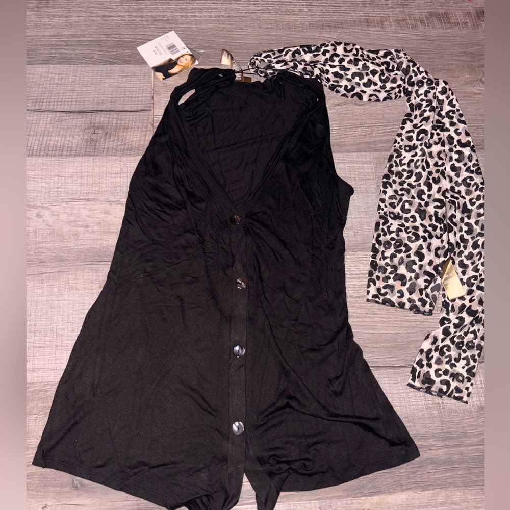 MISS TINA By Tina Knowles sleeveless Blouse with leopard scarf Beyoncé